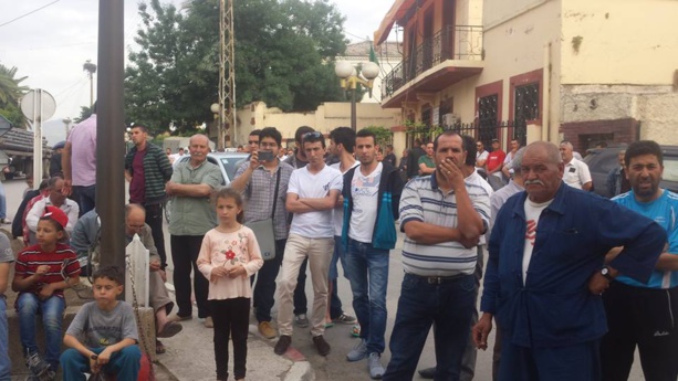 Vgayet / « La liberté de la Kabylie est une dette qui n'accepte pas de rééchelonnement », Meeting du MAK à Leqser  (El Kseur)