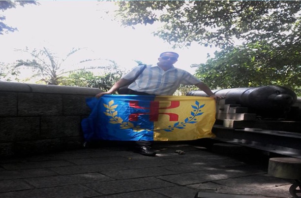 Le drapeau kabyle arrive à Singapour