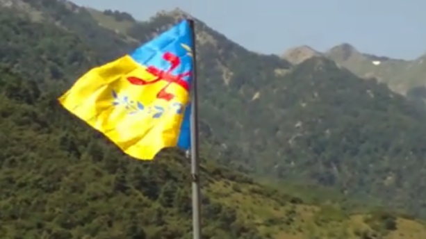 Pour le 14è anniversaire de la création du MAK, 4 villages procèdent au lever du drapeau national kabyle dans l'Arch d'Aqvil