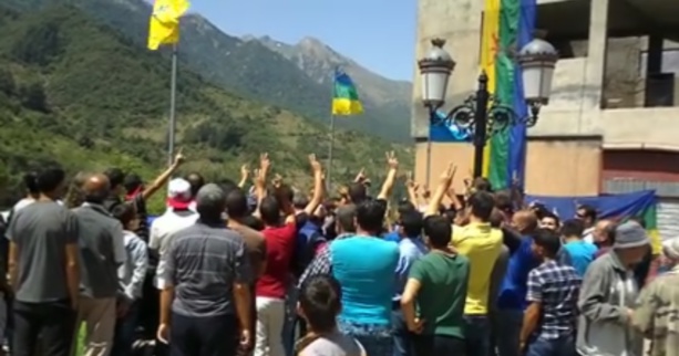 Pour le 14è anniversaire de la création du MAK, 4 villages procèdent au lever du drapeau national kabyle dans l'Arch d'Aqvil
