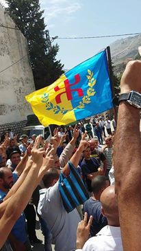 Meeting et lever du drapeau national  kabyle à At Vuwaddu: un Autre succès pour le MAK