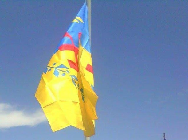 Même mort Ameziane Mehenni, continue de faire avancer la cause de la Kabylie.