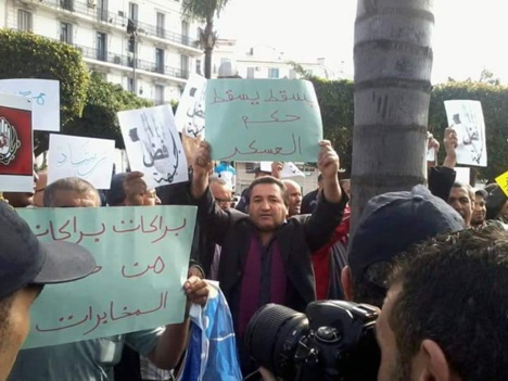 Le journaliste indépendant Hassan Bouras arrêté par la police algérienne