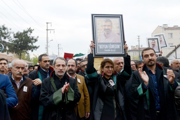 Le fascisme de l’AKP a encore tué : le bâtonnier de Diyarbakir exécuté lors d’une conférence de presse