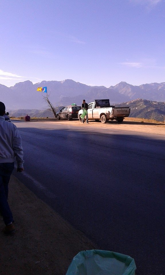 MAK At Iraten : Ramassage de déchets sur les bords de la RN15