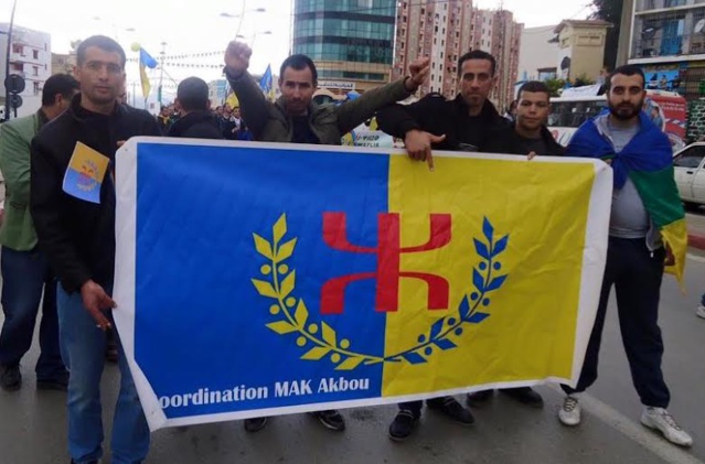 Urgent : Des étudiants congressistes de Vgayet dépouillés de leur moyen de transport Urgent : Des étudiants congressistes de Vgayet dépouillés de leur moyen de transport