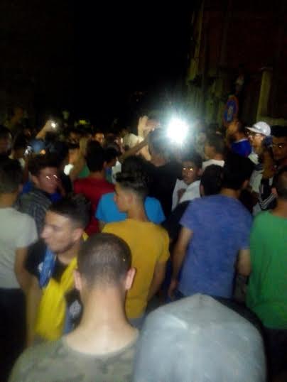 Répression coloniale / Marche et rassemblement en cours devant le commissariat de Mekla (Actualisé _ Vidéo)