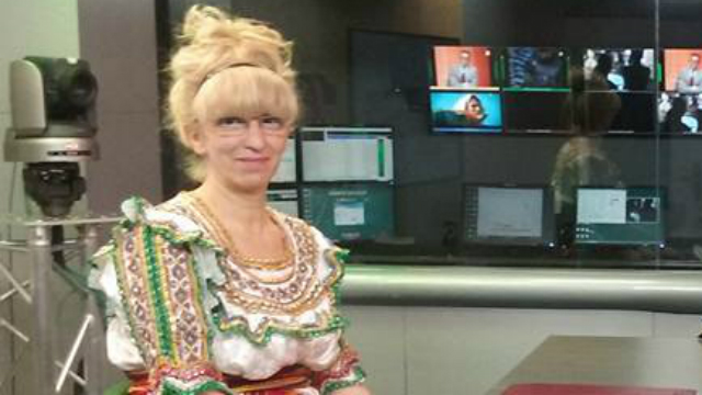 Masa Sakina Ait Ahmed, sur le plateau de BRTV (PH/DR)