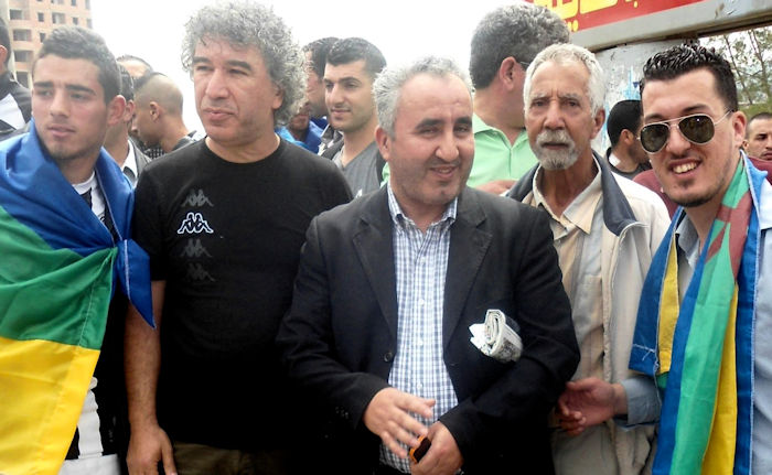 Allas Di Tlelli et Zeddak Mouloud lors de la marche du MAK du 27 Avril 2014