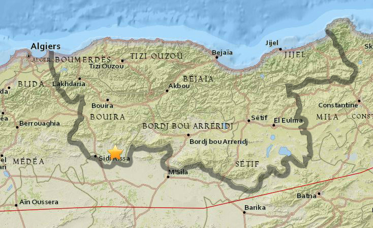 Localisation de l'épicentre du séisme sur le territoire de la Kabylie situé juste au nord de la ligne marquant la convergence des deux plaques tectoniques eurasiatique et africaine (PH/USGS/SIWEL)