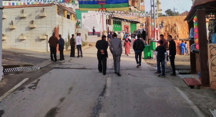 photo prise à côté de Tajmaat du village