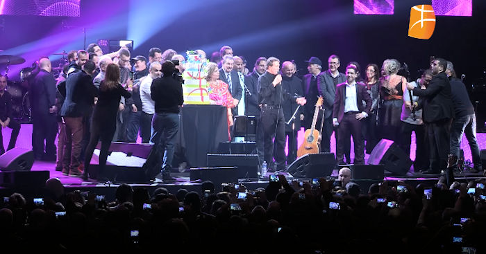 Pourquoi le corps diplomatique algérien a boycotté le gala d’Aït Menguellet  au Zénith de Paris?