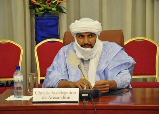 Alghabass Ag Intalla à Ouagdougou comme chef de la délégation de l'organisation terroriste Ansar Dine. aujourd'hui, il est le chef de la même organisation rebaptisée HCUA (Photo AFP)