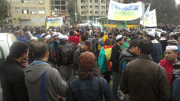 Les Kabyles et les Mozabites ensemble lors de la marche du MAK. PH/KC