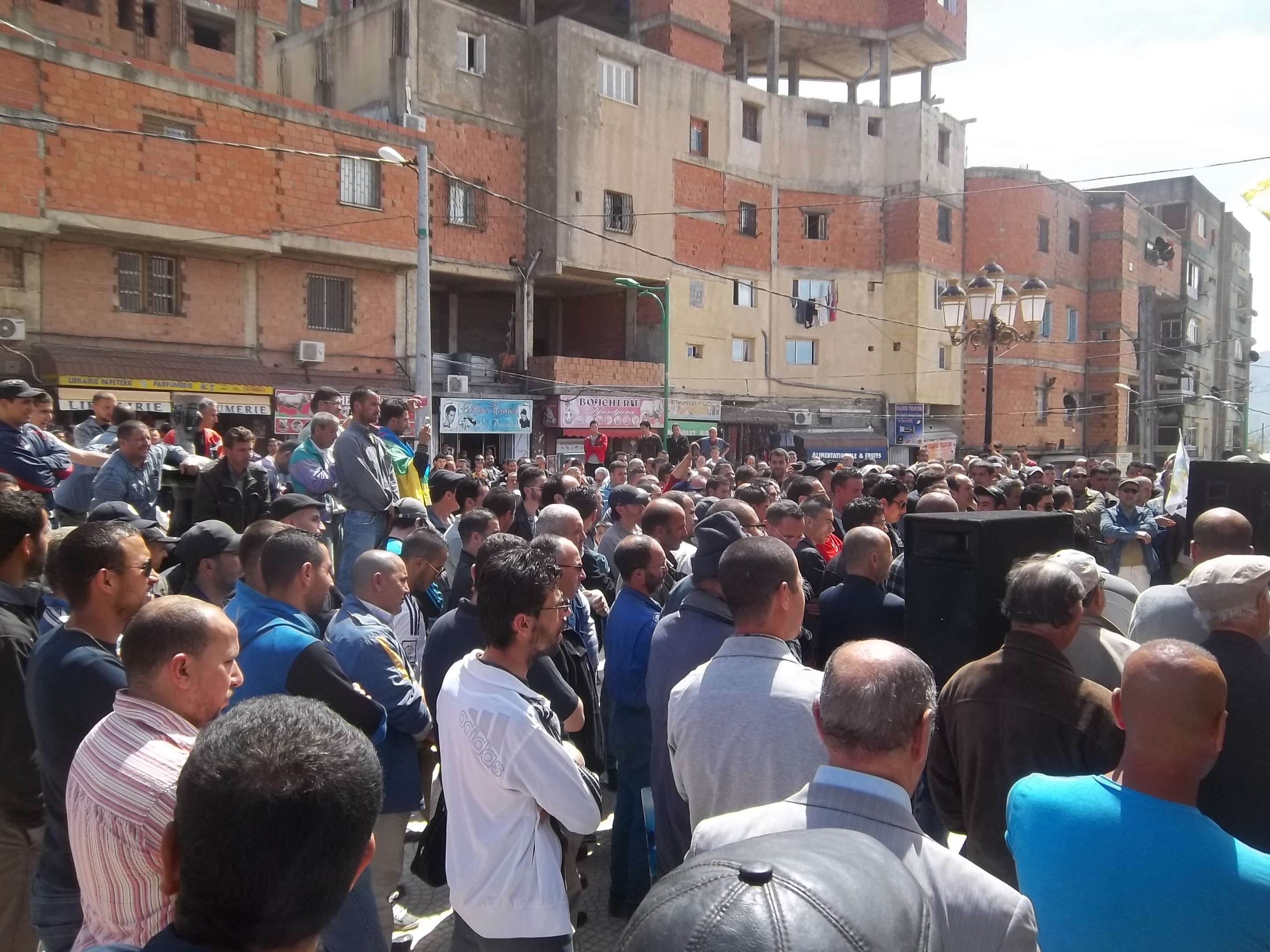 Meeting du MAK à Michelet: "Des délégations chaouie et mozabite seront présentes aux  marches du 20 avril pour consolider la fraternité amazighe".