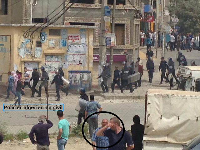 Photo D : Localisation du policier algérien en civil (chemise à carreaux) en face de la Tour Bleue (La CAAT), Nouvelle Ville de Tizi-Wezzu (PH/DR)