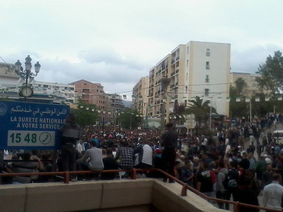 27 Avril : Marche à Tizi-Wezzu et rassemblements à Paris et Ottawa (actualisé minute par minute)