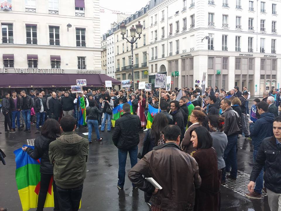 Rassemblement à Paris devant le siège de l'AFP (photos+vidéo)