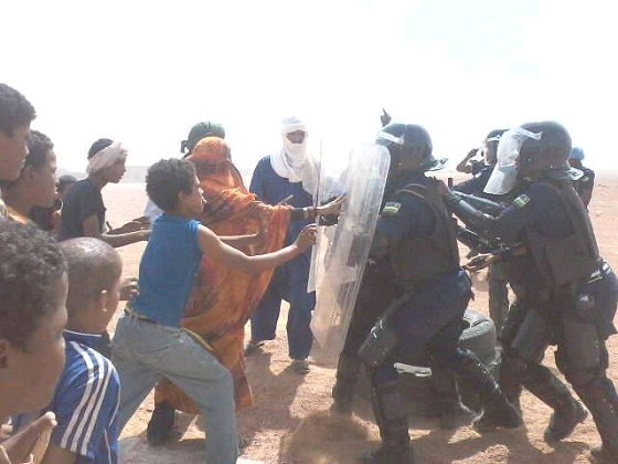 Manifestation contre la venue du premier ministre malien à Kidal, vendredi 16 ami 2014 (PH/DR)