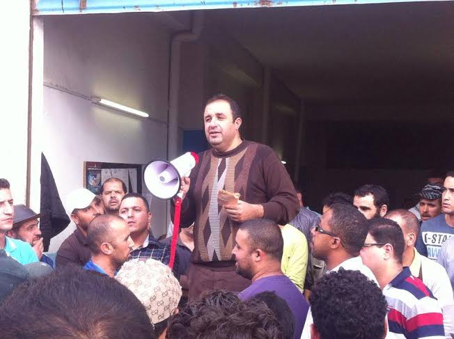 Samir El Morabit donnant un discours devant le siège de son syndicat après sa sortie de prison (PH/DR)