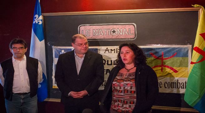 M. Mario Beaulieu aux cotés de Mme Yasmina Oubouzar, conseillère du Président de l'Anavad et porte-parole du Mouvement pour l'Autodétermination de la Kabylie (MAK) à l'étranger, lors du rassemblement "Québec-Kabylie-Catalogne : même combat", le 19/04/2014 à Montréal (PH/DR)