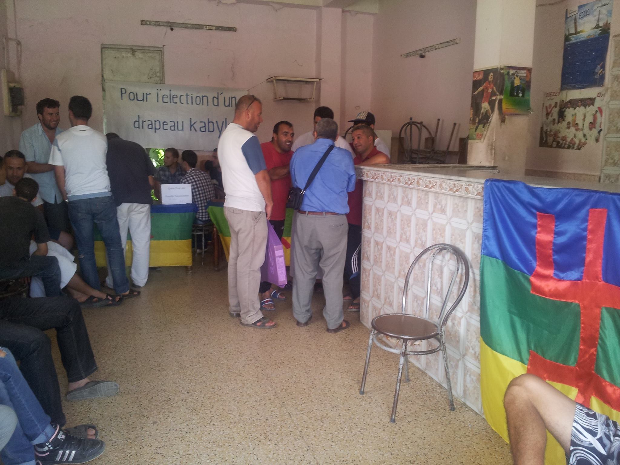 Election du drapeau Kabyle à Ait Mislaïne : Le MAK poursuit avec succès l’édification du futur Etat kabyle