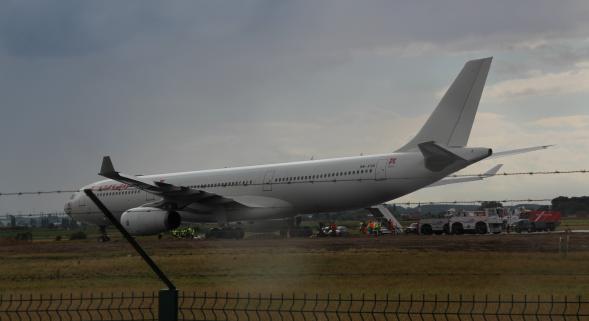 L'avion d’Air Algérie qui a effectué une sortie de piste mardi dernier sur l’aéroport de Lille-Lesquin (PH/DR)