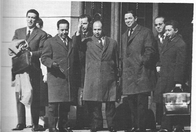 18 mars 1962, Krim Belkacem négocie les accords d'Evian qui signeront la fin de la guerre d'Algérie...avant d'être assassiné à Francfort par l'Algérie indépendante ( PH/DR)