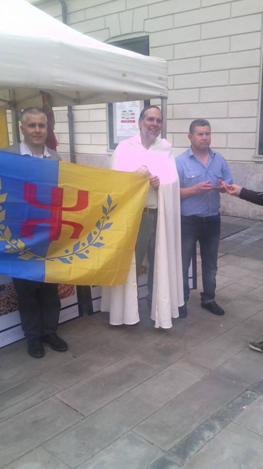 Italie : lever du drapeau kabyle par le professeur Vermondo Brugnatelli