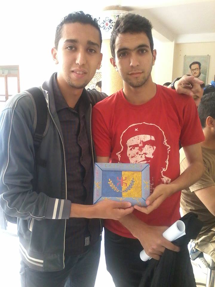 Université Mouloud Mammeri de Tizi Ouzou: Les étudiants du Campus de Tamda  honorent la Kabylie et son drapeau