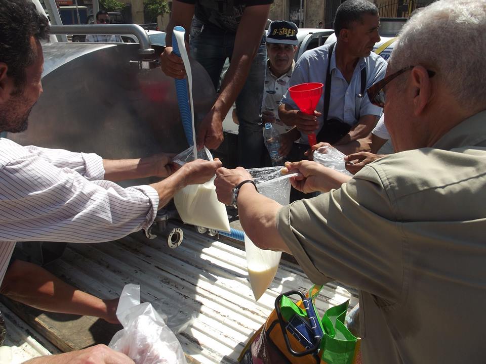 Distribution gratuite de lait à Tizi-Ouzou / Les éleveurs protestent contre la politique de l'Etat algérien