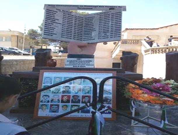 La jeunesse kabyle de Saharidj érige une stèle à la mémoire des victimes du terrorisme islamiste