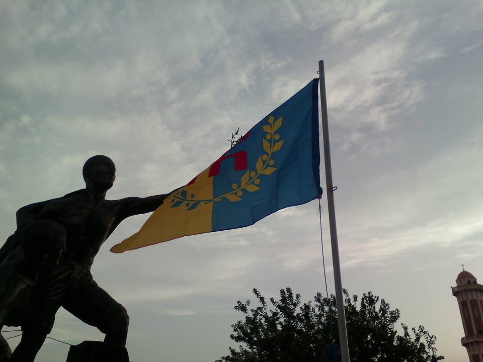 Lever du drapeau kabyle à Aqvu ( PH/DR)