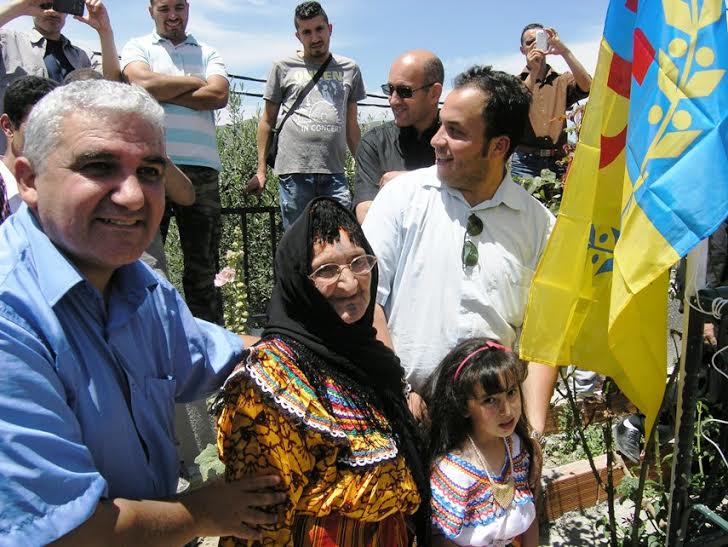 La Kabylie a honoré son martyr « Ameziane Mehenni » : Lever du drapeau kabyle à Maraghna, Tizit et Tizi Bbuccen, marche réprimée à Iɛeẓẓugen