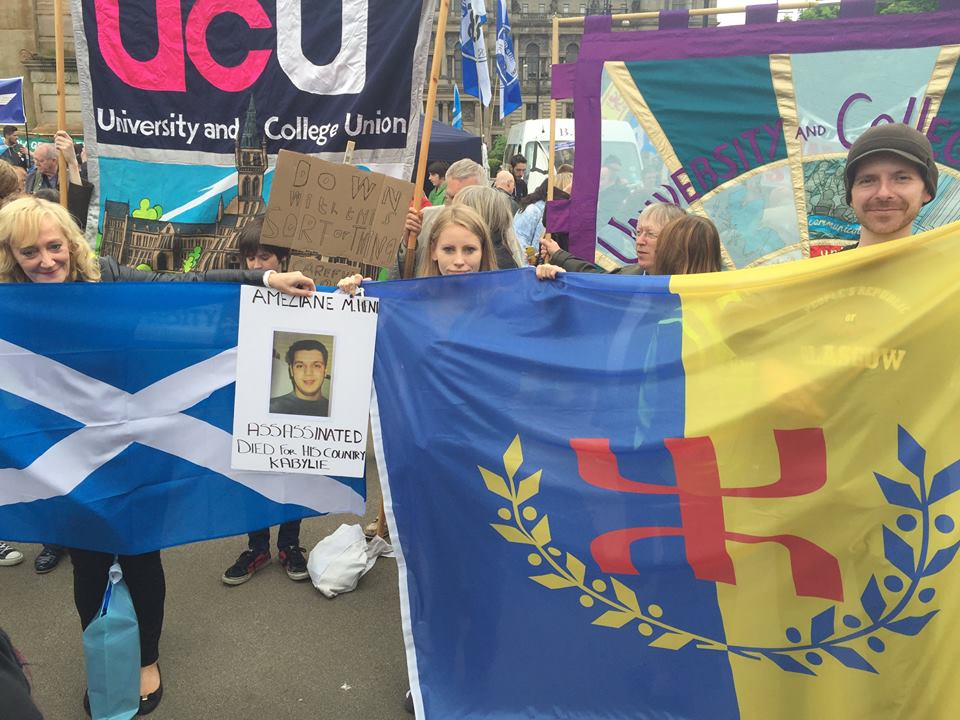 Glasgow: Des portraits d'Amezian Mehenni et le drapeau kabylesprésents dans un rassemblement des indépendantistes écossais