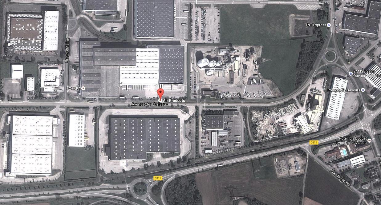 Capture Google Earth du lieu de l'attaque, à l'usine Air Products de Saint-Quentin-Fallavier (Isère, France)