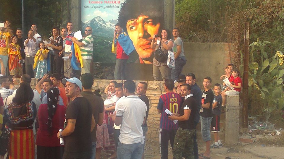 Lever du drapeau national kabyle à Ait Issad: Un événement historique