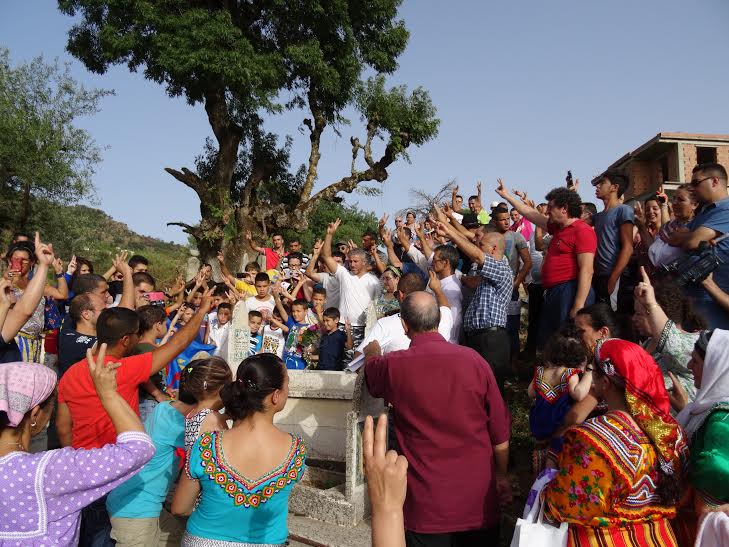 Lever du drapeau national kabyle à Ait Issad: Un événement historique