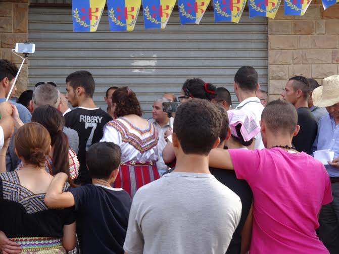 Lever du drapeau national kabyle à Ait Issad: Un événement historique