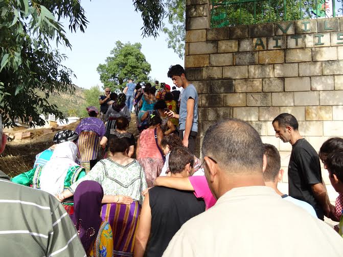 Lever du drapeau national kabyle à Ait Issad: Un événement historique