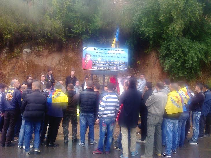 En hommage à Matoub Lounes : Le drapeau Kabyle flotte à Tala Bounane