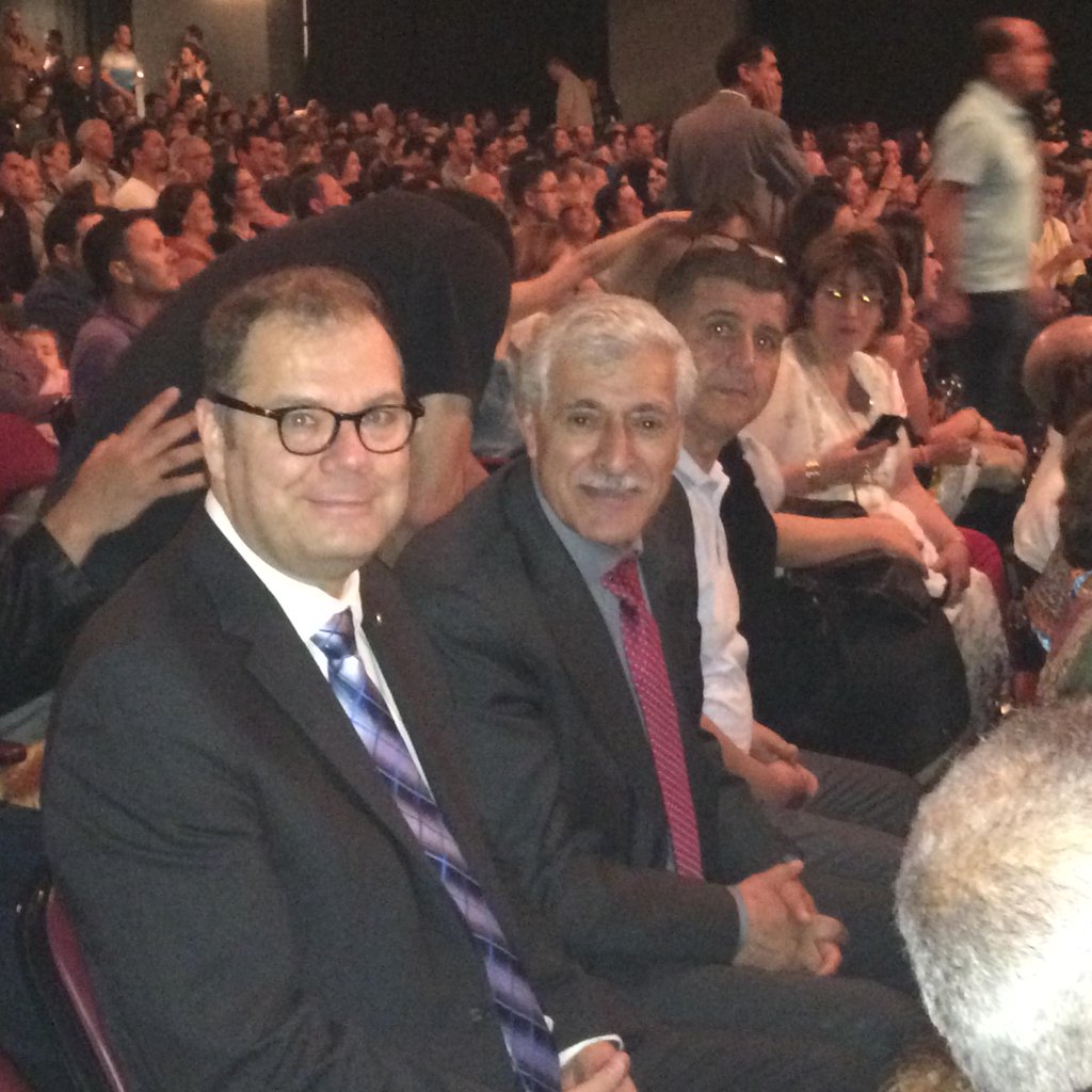 MM. Mario Beaulieu et Ferhat Mehenni au Concert de Idir à Montréal le 24 Mai 2015 (PH/DR)