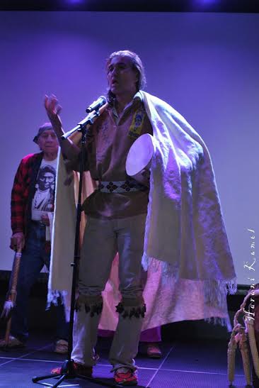 Une première à Laval !   Kabyles, autochtones Mohawk et québécois réunis dans un même spectacle coloré, festif et amical.