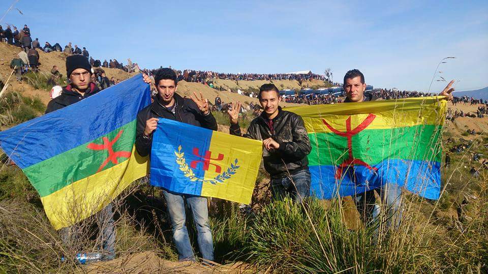 Hocine Ait-Ahmed : Des funérailles populaires malgré la récupération de la "police politique" algérienne