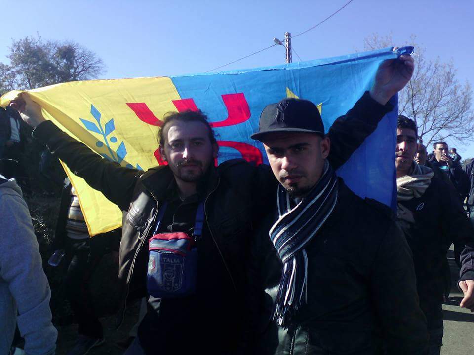 Hocine Ait-Ahmed : Des funérailles populaires malgré la récupération de la "police politique" algérienne