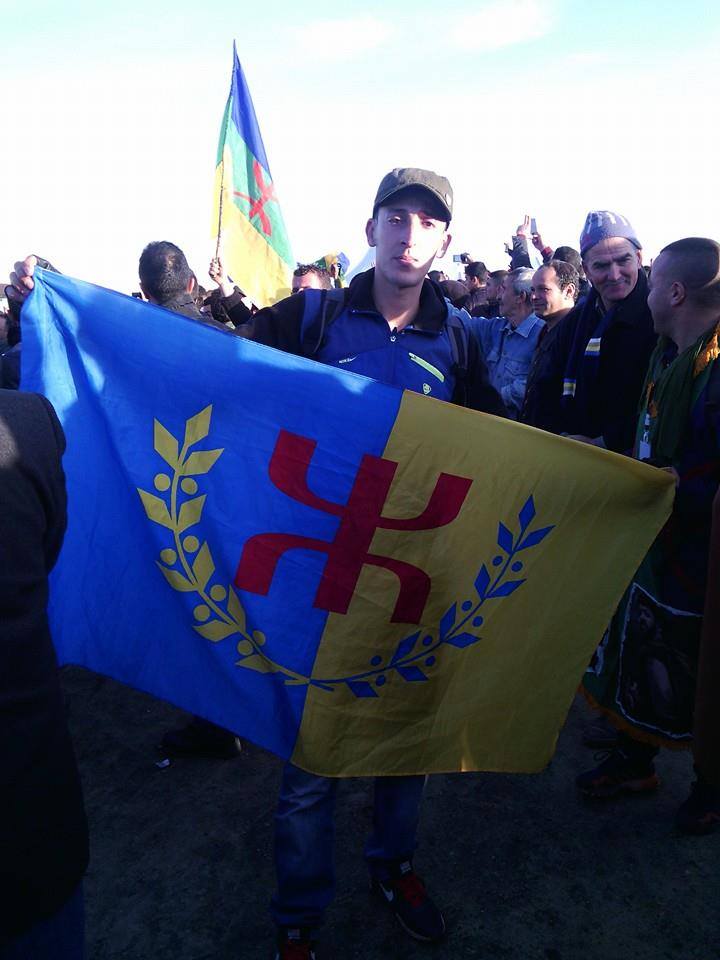 Hocine Ait-Ahmed : Des funérailles populaires malgré la récupération de la "police politique" algérienne