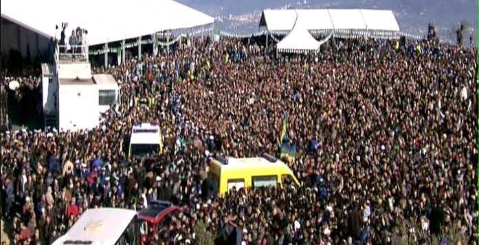 Hocine Ait-Ahmed : Des funérailles populaires malgré la récupération de la "police politique" algérienne