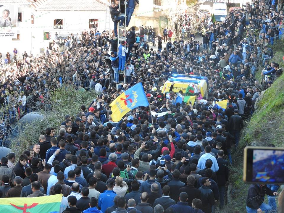Hocine Ait-Ahmed : Des funérailles populaires malgré la récupération de la "police politique" algérienne