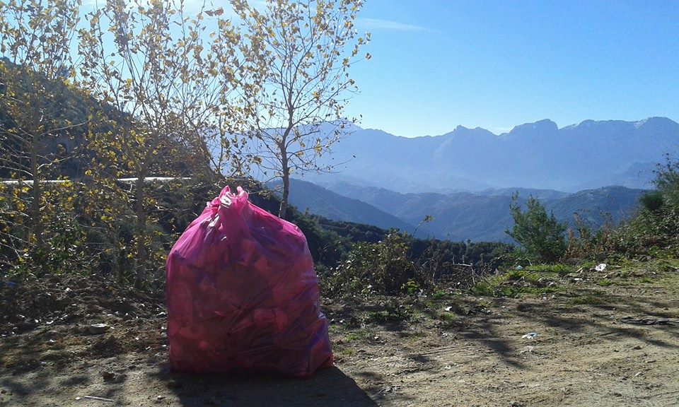 MAK At Iraten : Ramassage de déchets sur les bords de la RN15
