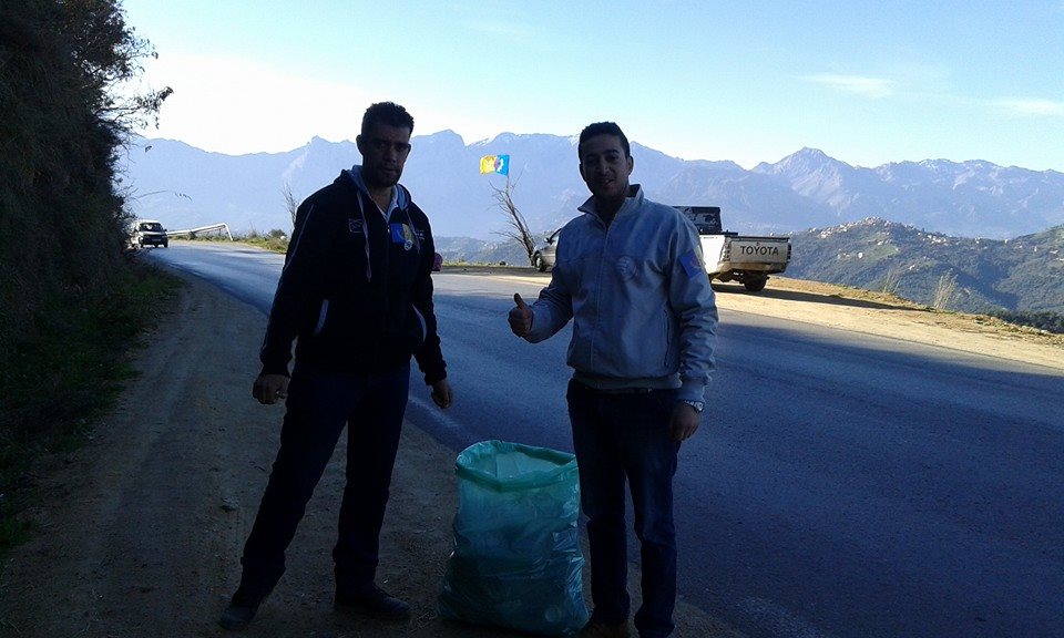 MAK At Iraten : Ramassage de déchets sur les bords de la RN15